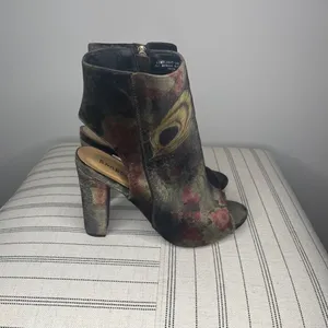 Baxboo- Black Velvet with Flower Pattern Peep Toe, Open Back Heels thumbnail 7
