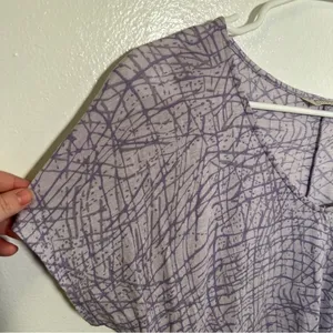 New York & Co Streetwear V-Neck‎ T-Shirt Light Purple thumbnail 4
