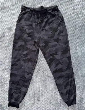 Lululemon‎ Women's Stretch HR Jogger Color Black Camouflage Size 10 thumbnail 1