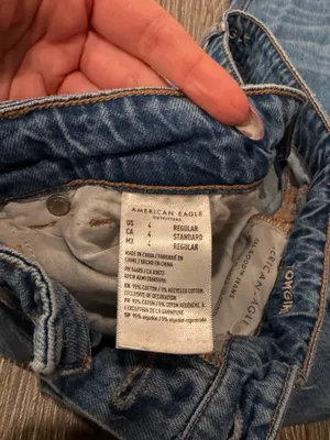 American Eagle Ripped Tomgirl Jeans thumbnail 4
