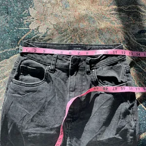 Y2K Cotton On High Rise Stretch Mom Jeans Black Distressed Preppy Size 4 Grunge thumbnail 13