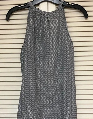 Old Navy Black and White Ikat Pattern Sleeveless Blouse - Size Medium - EUC thumbnail 2