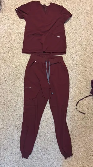 Burgundy Scrubs Set thumbnail 1