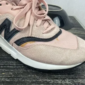 New Balance Women's Pink & Gray Dark Mercury 997H Athletic Sport Sneakers 9 thumbnail 7