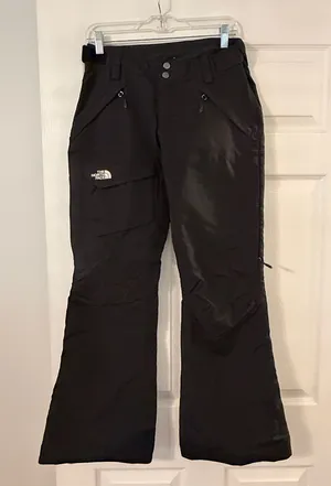 The North Face Black Ski Snow Pants size SP inseam 30” lots of pockets thumbnail 1