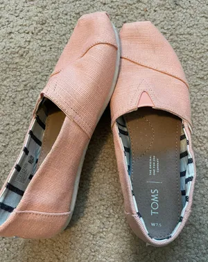 Toms Pink thumbnail 1