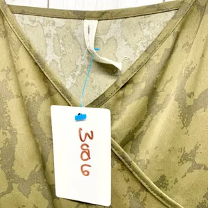 Boutique Shirt Women Chest 24" Small Animal‎ Print Wrap Spaghetti Strap Blouse thumbnail 3