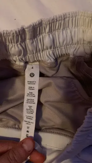 Lululemon Shorts Hotty Hot Low-Rise Lined 2.5" white thumbnail 5