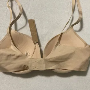 SKIMS Ultimate Push-Up Plunge Bra 34C thumbnail 4