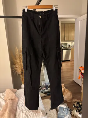 Forever 21 cargo pants black straight leg size small thumbnail 3