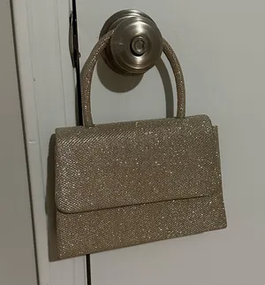Gold purse thumbnail 1