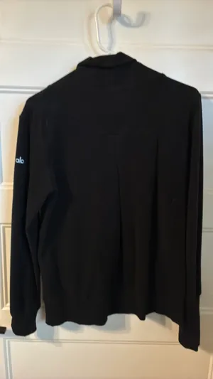 Alo yoga pullover  thumbnail 2