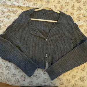 Wild Fable Gray sweater thumbnail 1