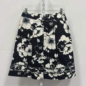 White House Black Market Floral A-Line Skirt Black White Pleated Pockets Size 4 thumbnail 2