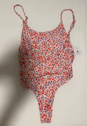 Ama Bikini One Piece thumbnail 1