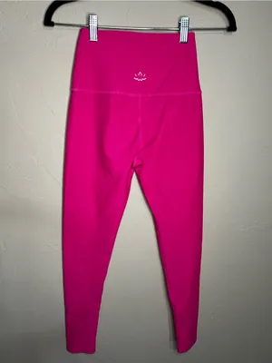 Beyond Yoga Caught in the Midi Pink Glow‎ High Waisted Leggings 24" Inseam thumbnail 7