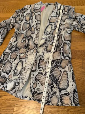 NWT Snake print 3/4 sleeve blazer size L Size L thumbnail 12