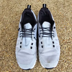 On Cloud 5 Waterproof Women Size 10 Running Shoes Gray Black Activewear Walking thumbnail 9