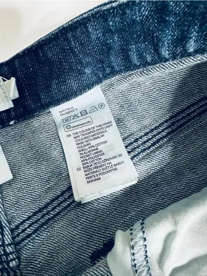 H&M L.O.G.G. Dark Wash Denim Shorts Cuffed Hem Stretch Size 26 thumbnail 4