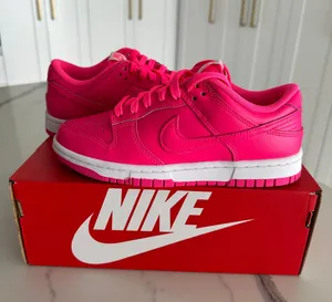 Nike Women’s Dunk Low Sneakers thumbnail 2