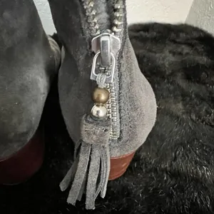 TOMS Womens Leila Ankle Bootie Suede Leather Boots Grey Tassel Zip size 9.5 thumbnail 4