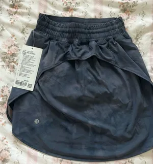 Lululemon Gray Hotty Hot HR Skirt thumbnail 1