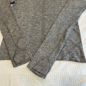 Lululemon swiftly tech long sleeve 2.0 size 4 women thumbnail 5