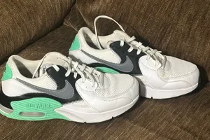 Nike Air Max Women's Excee White Green Gray Athletic Shoes US 8 UK 5.5 EU 39 thumbnail 2
