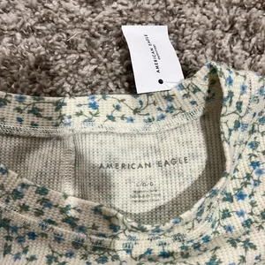 NWT American Eagle long sleeve thumbnail 2