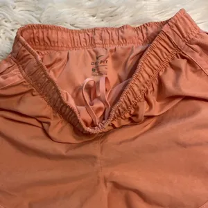 Dri-Fit Nike shorts size S excellent condition thumbnail 4