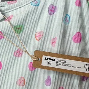 NWT Skims Soft Lounge Scoop Onesie  thumbnail 4