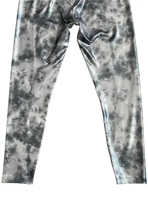 Beyond Yoga High Waist Tie Dye Midi Length Foil Gray Tie Dye Foil Size M thumbnail 8