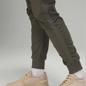 Lululemon Beyond the Studio Jogger Grey Sage size 2‎ Athleisure on the go Gorp thumbnail 8