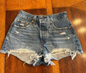 Levi’s 501 High-Rise Shorts thumbnail 1