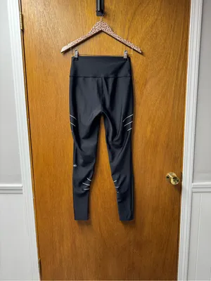 ALO Yoga High-Waisted Sequence Glow in the Dark Leggings Black Large Workout Gym thumbnail 14