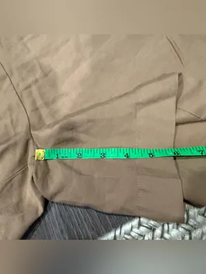 NWOT Halara Khaki High-Waisted Zipper Pocket Work Linen-Feel Shorts thumbnail 12