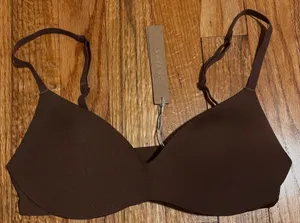 SKIMS Bra thumbnail 2