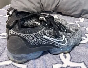 Nike Vapor Max Tennis Shoes thumbnail 1