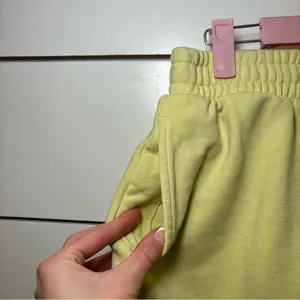 Gymshark Training Sweat Shorts Yellow thumbnail 4