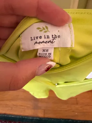 Live in the Moment Green tank top thumbnail 3