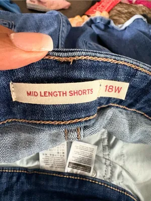 Levi’s Women’s Mid-Length Distressed Denim Shorts 18w thumbnail 2