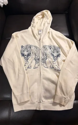 Project social T/Urban Outfitters tiger hoodie thumbnail 1
