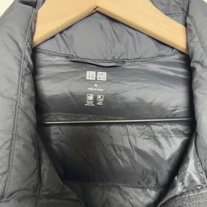 Uniqlo Women Ultra Light Down‎ Filled Jacket Medium Black Puffer Water Repellent thumbnail 3
