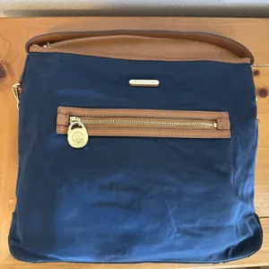 Michael Kors Kempton Tote Navy Nylon & Brown Trim Gold Tone Hardware Accents thumbnail 5