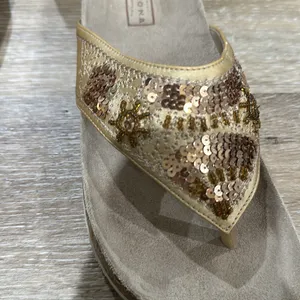 Arizona Jeans NWOT the original bamboo size 8 sandals. thumbnail 3