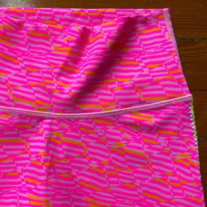 OFFLINE by Aerie Hi Rise Goals Crochet Inlay Neon Pink 7/8 Leggings Sz M 💛🎀 thumbnail 8