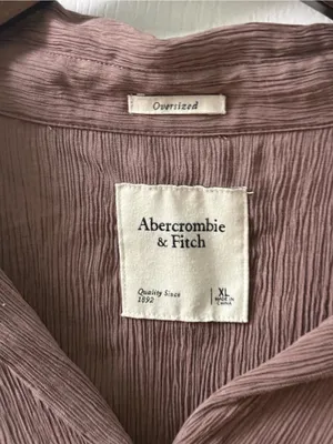 Abercrombie & Fitch Oversized Crinkle Gauze Rayon Button Down in Taupe thumbnail 4