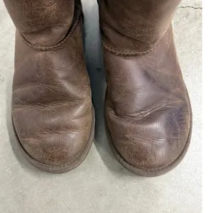 UGG Classic Short Leather Boot Women’s size 6‎ Winter Ski thumbnail 6