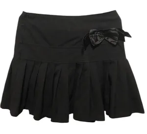Chic Black Pleated Mini Skirt with Bow Detail - Versatile and Stylish thumbnail 1