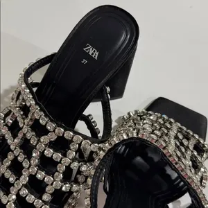 Zara Black Rhinestone Embellished Women's Sandals NWOT thumbnail 5